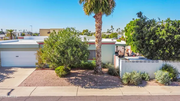 Property Slideshow image 2 of 42 | 6330 e catalina dr, Scottsdale, AZ, 85251