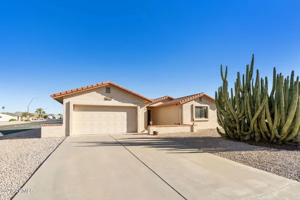 Property Slideshow image 2 of 53 | 8304 e farmdale dr, Mesa, AZ, 85208