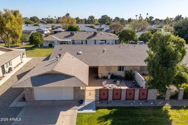 Property Slideshow image 2 of 46 | 19221 n sombrero cir, Sun City, AZ, 85373