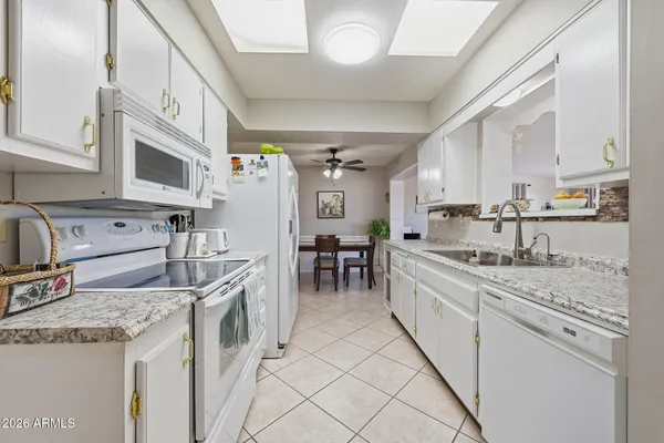 Property Slideshow image 3 of 31 | 10915 w el capitan cir, Sun City, AZ, 85351