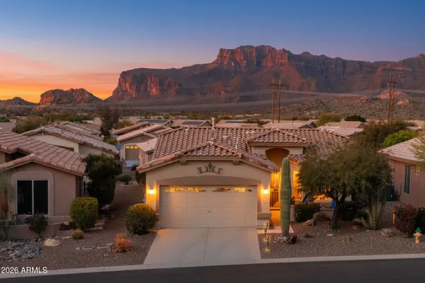 Property Slideshow image 3 of 90 | 6507 s par ct, Gold Canyon, AZ, 85118