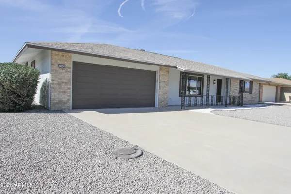 Property Slideshow image 3 of 31 | 15026 n cameo dr, Sun City, AZ, 85351