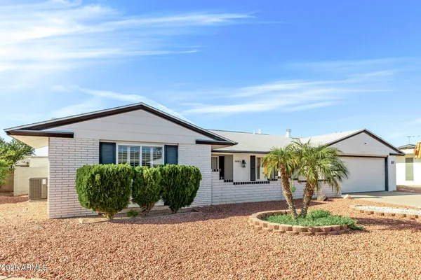 Property Slideshow image 3 of 35 | 9409 w hidden valley cir, Sun City, AZ, 85351