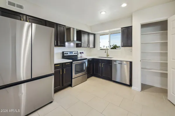 Property Slideshow image 2 of 30 | 10037 n balboa dr, Sun City, AZ, 85351