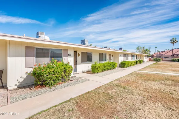 Property Slideshow image 2 of 35 | 13820 n silverbell dr, Sun City, AZ, 85351