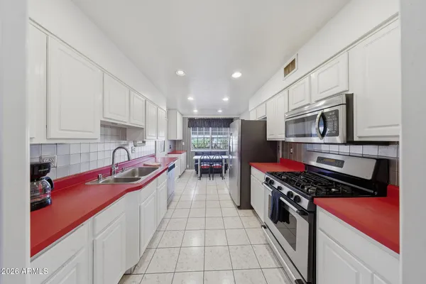 Property Slideshow image 3 of 48 | 13809 n blue ridge dr, Sun City, AZ, 85351