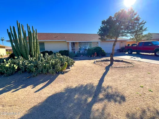 Property Slideshow image 3 of 32 | 9711 w hawthorn ct, Sun City, AZ, 85351