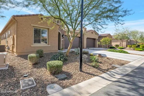 Property Slideshow image 2 of 25 | 16847 w earll dr, Goodyear, AZ, 85395