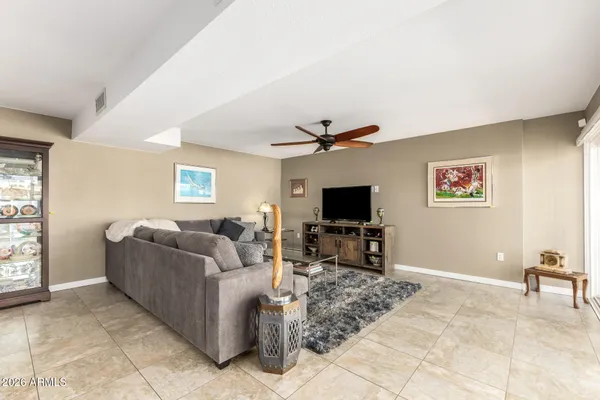 Property Slideshow image 2 of 19 | 10818 w santa fe dr, Sun City, AZ, 85351