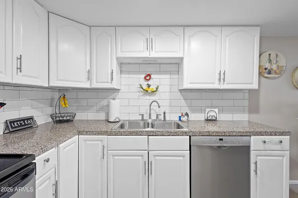 Property Slideshow image 3 of 38 | 7830 e camelback rd unit 311, Scottsdale, AZ, 85251