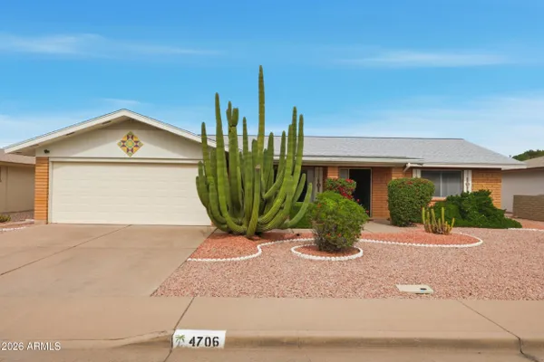 Property Slideshow image 2 of 30 | 4706 e capri ave, Mesa, AZ, 85206