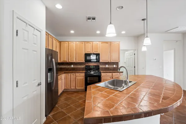 Property Slideshow image 3 of 37 | 42406 w falling star dr, Maricopa, AZ, 85138