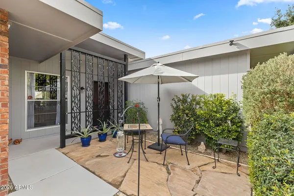 Property Slideshow image 3 of 28 | 10333 w highwood ln, Sun City, AZ, 85373