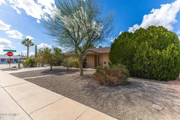 Property Slideshow image 3 of 25 | 10701 w canterbury dr, Sun City, AZ, 85351