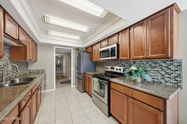 Property Slideshow image 3 of 59 | 19225 n sombrero cir, Sun City, AZ, 85373