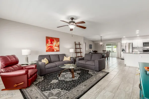 Property Slideshow image 3 of 30 | 9822 w pebble beach dr, Sun City, AZ, 85351