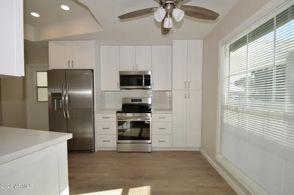 Property Slideshow image 2 of 15 | 10334 w highwood ln, Sun City, AZ, 85373