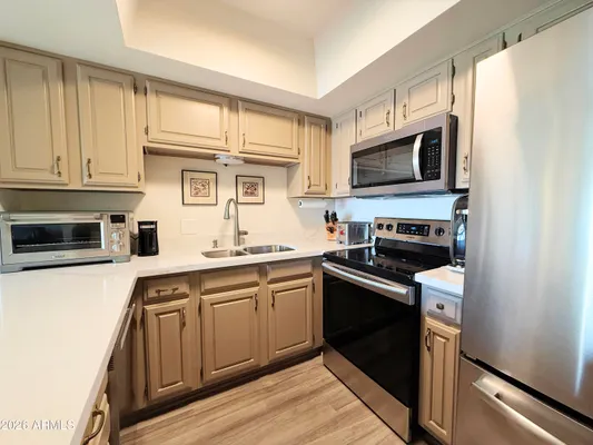 Property Slideshow image 3 of 20 | 10330 w thunderbird blvd c202, Sun City, AZ, 85351