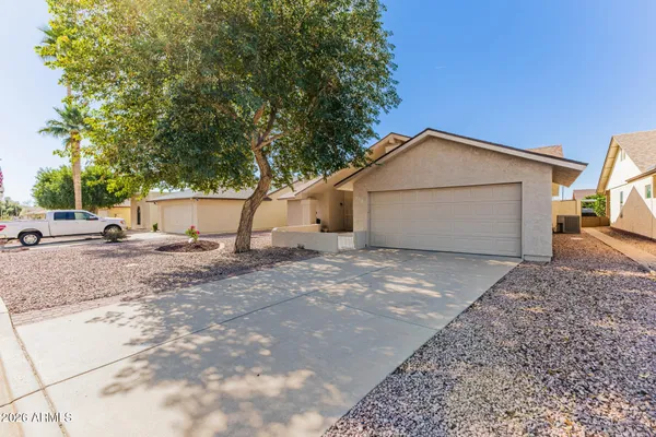 Property Slideshow image 3 of 37 | 908 s 78th pl, Mesa, AZ, 85208