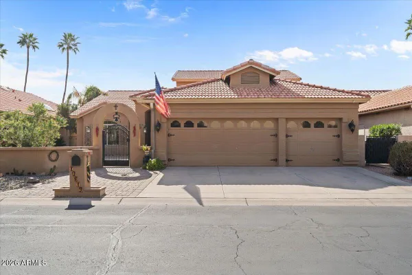 Property Slideshow image 2 of 44 | 10619 e arrowvale dr, Sun Lakes, AZ, 85248