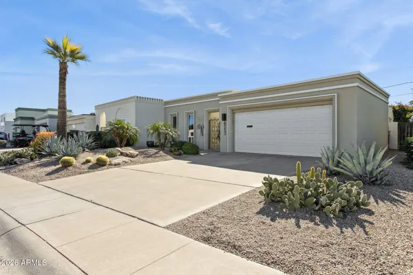 Property Slideshow image 3 of 32 | 6253 e catalina dr, Scottsdale, AZ, 85251