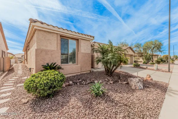 Property Slideshow image 3 of 50 | 4111 e appleby dr, Gilbert, AZ, 85298