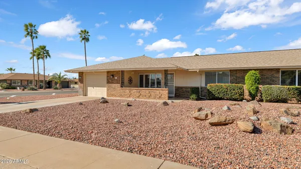 Property Slideshow image 2 of 21 | 9822 w long hills dr, Sun City, AZ, 85351