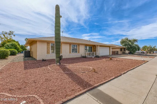 Property Slideshow image 2 of 33 | 9625 w briarwood cir, Sun City, AZ, 85351