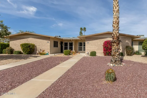 Property Slideshow image 2 of 28 | 10426 w ocotillo dr, Sun City, AZ, 85373