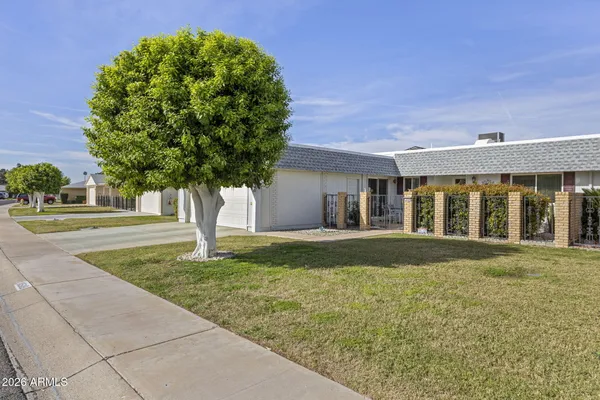 Property Slideshow image 2 of 30 | 10509 w roundelay cir, Sun City, AZ, 85351