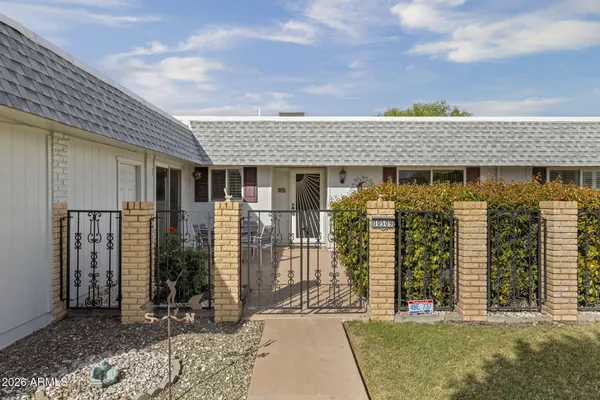 Property Slideshow image 3 of 30 | 10509 w roundelay cir, Sun City, AZ, 85351