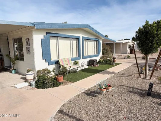 Property Slideshow image 3 of 52 | 8264 e dutchman dr, Mesa, AZ, 85208