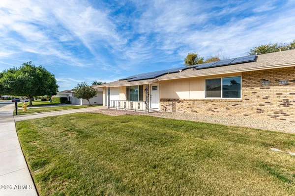 Property Slideshow image 3 of 36 | 19226 n signal butte cir, Sun City, AZ, 85373