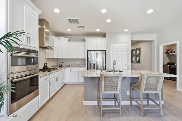 Property Slideshow image 2 of 36 | 92 e iloca ln, Queen Creek, AZ, 85140