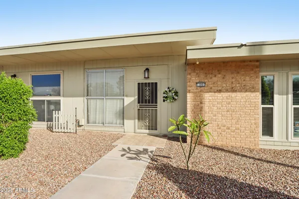 Property Slideshow image 3 of 28 | 13001 n 100th ave, Sun City, AZ, 85351