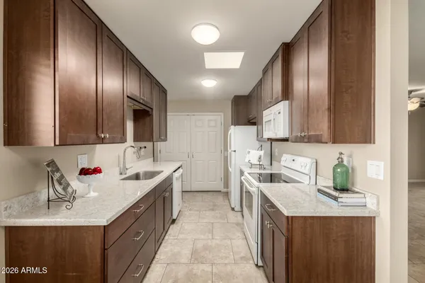 Property Slideshow image 3 of 31 | 17015 n pinion ln, Sun City, AZ, 85373