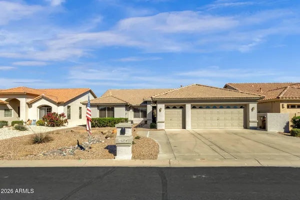 Property Slideshow image 2 of 81 | 10234 e arrowvale dr, Sun Lakes, AZ, 85248