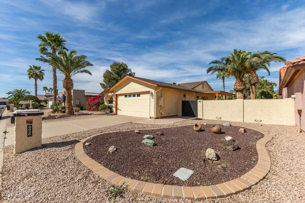 Property Slideshow image 3 of 53 | 9626 e navajo pl, Sun Lakes, AZ, 85248