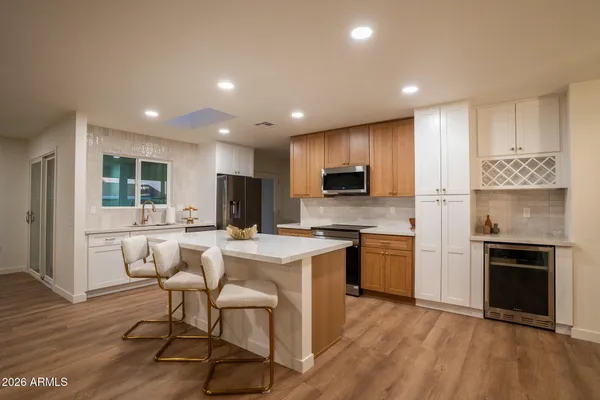 Property Slideshow image 3 of 10 | 19617 n willowcreek cir, Sun City, AZ, 85373