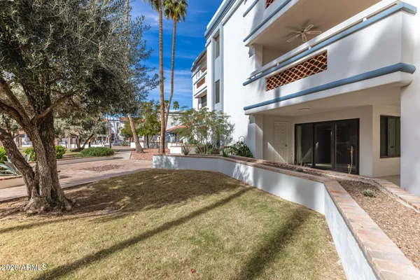 Property Slideshow image 2 of 28 | 17404 n 99th ave 138, Sun City, AZ, 85373