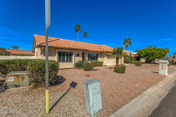 Property Slideshow image 2 of 25 | 26606 s howard dr, Sun Lakes, AZ, 85248