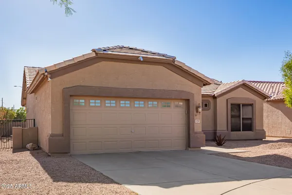 Property Slideshow image 3 of 28 | 6984 s newport ct, Chandler, AZ, 85249