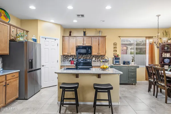 Property Slideshow image 3 of 30 | 42806 w whispering wind ln, Maricopa, AZ, 85138