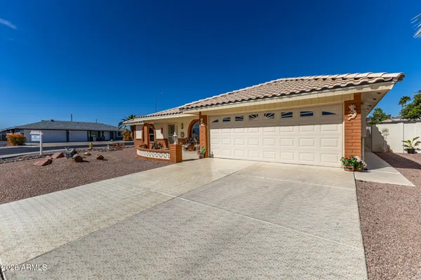 Property Slideshow image 3 of 95 | 7704 e navarro ave, Mesa, AZ, 85209