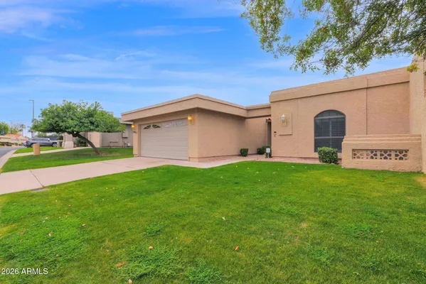 Property Slideshow image 3 of 38 | 10417 e cinnabar ave, Scottsdale, AZ, 85258