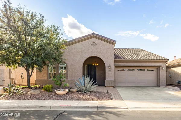Property Slideshow image 2 of 45 | 4033 e narrowleaf dr, Gilbert, AZ, 85298