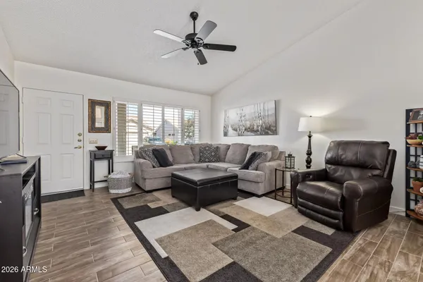 Property Slideshow image 3 of 45 | 1521 e buena vista dr, Chandler, AZ, 85249