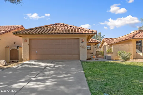 Property Slideshow image 2 of 20 | 12238 s shoshoni dr, Phoenix, AZ, 85044
