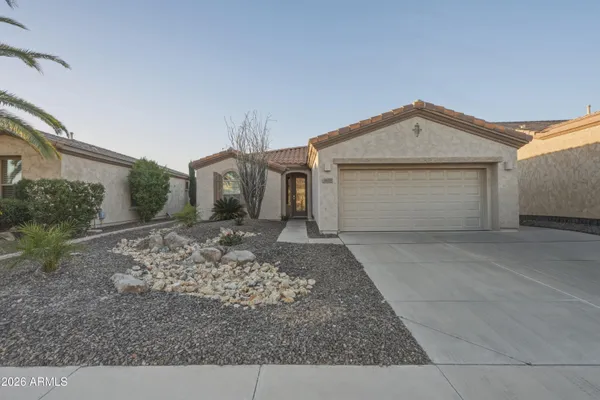 Property Slideshow image 2 of 32 | 4127 e narrowleaf dr, Gilbert, AZ, 85298
