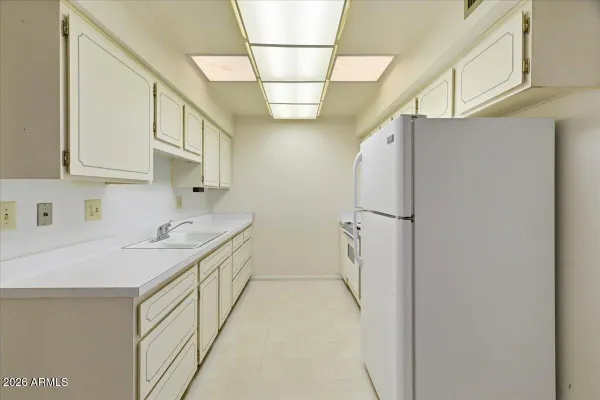 Property Slideshow image 3 of 31 | 9969 w thunderbird blvd, Sun City, AZ, 85351